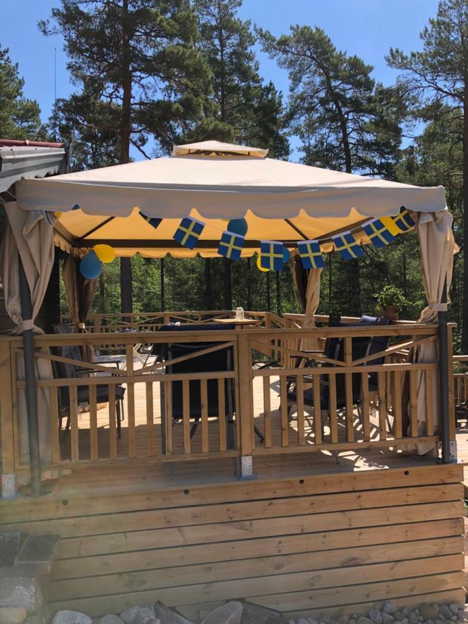 Timber Cottages With Jacuzzi And Sauna Near Lake Vaenern Karlstad Exterior foto