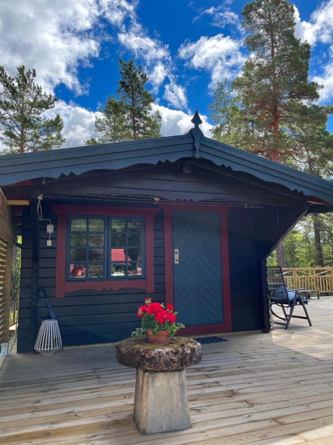 Timber Cottages With Jacuzzi And Sauna Near Lake Vaenern Karlstad Exterior foto