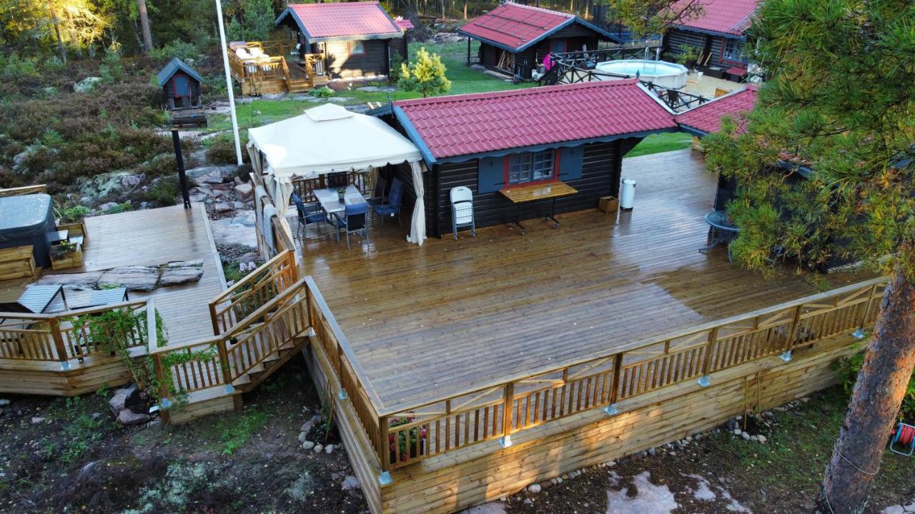 Timber Cottages With Jacuzzi And Sauna Near Lake Vaenern Karlstad Exterior foto
