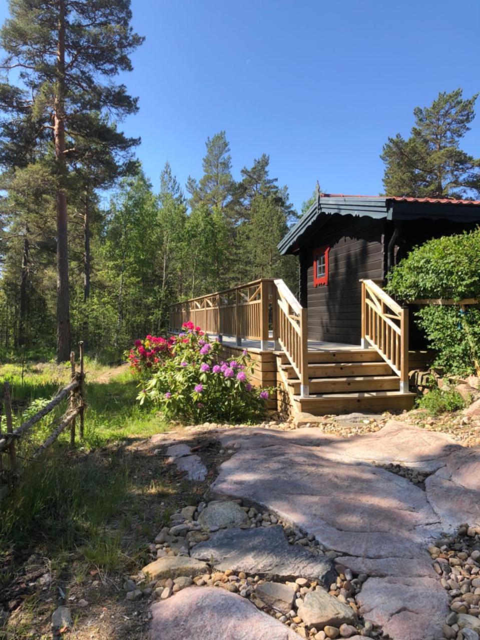 Timber Cottages With Jacuzzi And Sauna Near Lake Vaenern Karlstad Exterior foto