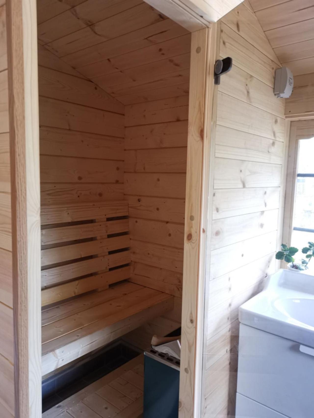 Timber Cottages With Jacuzzi And Sauna Near Lake Vaenern Karlstad Exterior foto