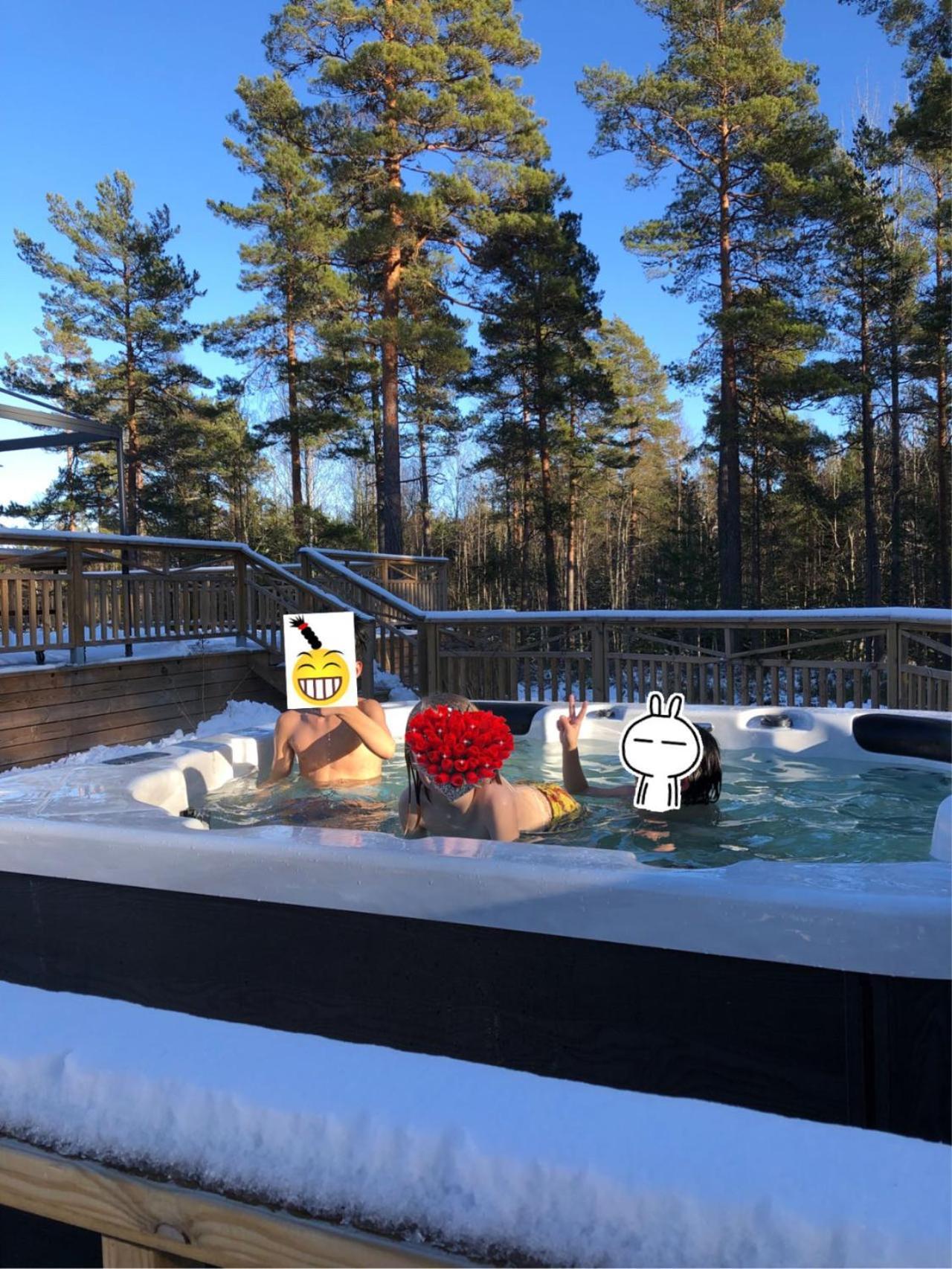 Timber Cottages With Jacuzzi And Sauna Near Lake Vaenern Karlstad Exterior foto